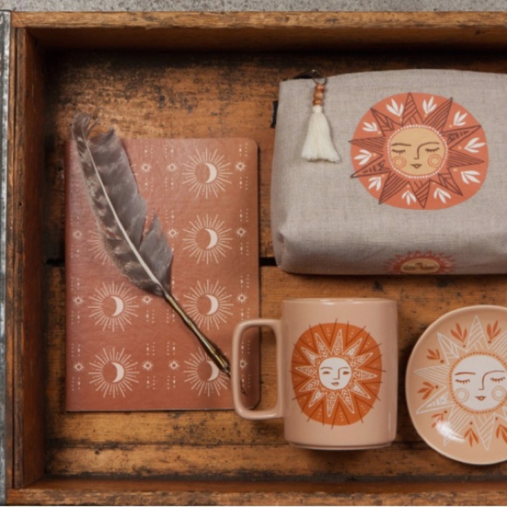 “Solstice” gift bundle: ceramic mug w/stylized sun design &Swedish dishcloth-NWT - Picture 10 of 16